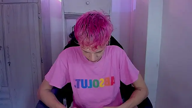 tylernova online show from November 30, 3:51 am