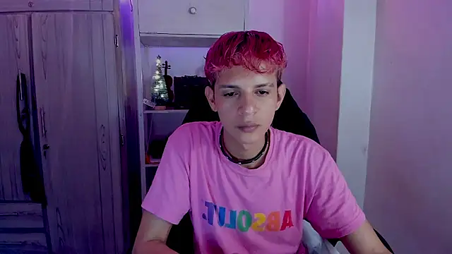 tylernova online show from December 3, 3:40 am