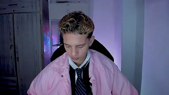 tylernova online show from January 19, 12:36 am