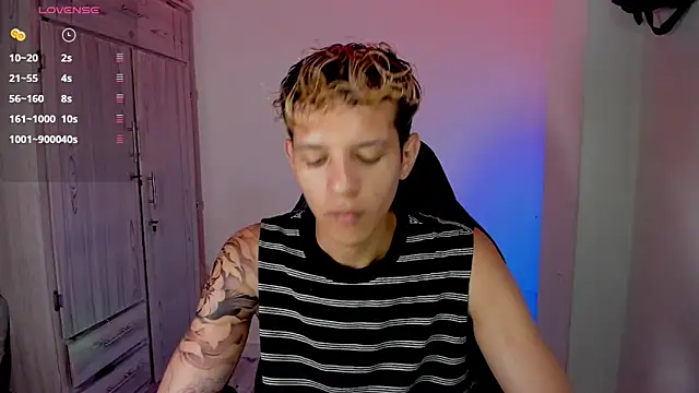 tylernova online show from March 26, 4:22 am