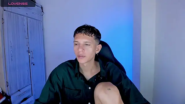 tylernova online show from April 19, 3:29 am