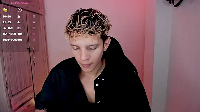 tylernova online show from March 30, 3:41 am