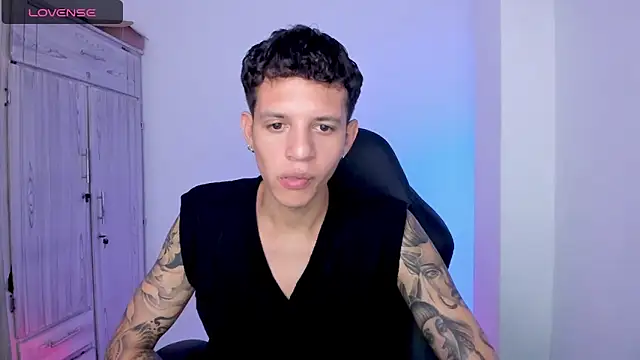 tylernova online show from May 21, 2:53 am