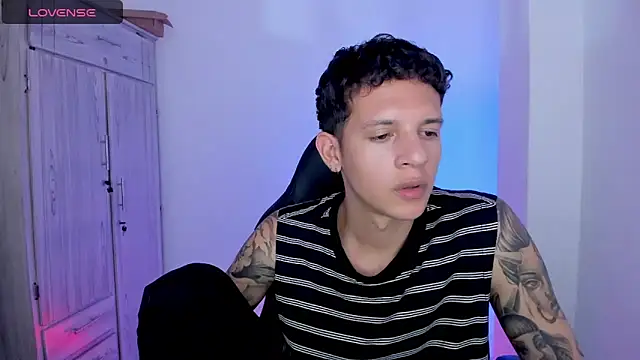 tylernova online show from May 25, 3:39 am