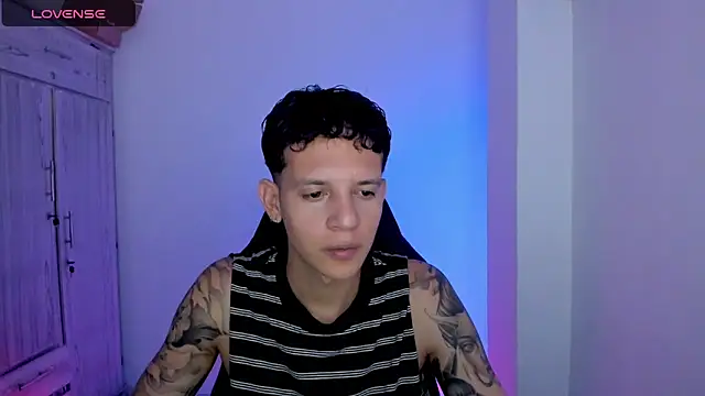 tylernova online show from May 30, 3:24 am