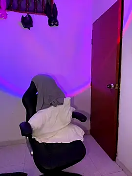 tylernova online show from October 14, 4:02 am