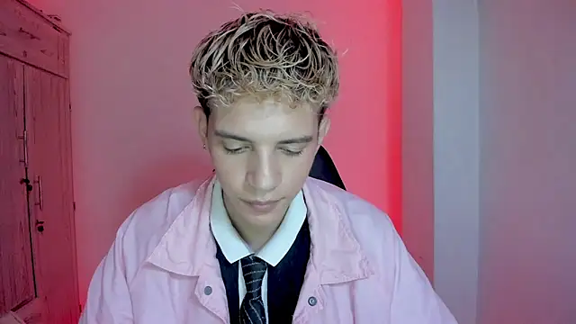 tylernova online show from February 4, 3:56 am