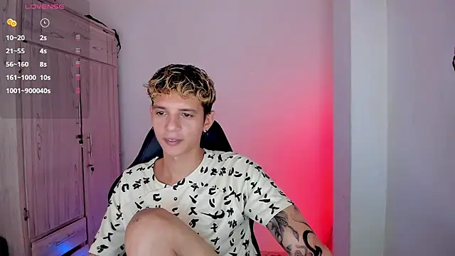 tylernova online show from April 11, 4:31 am