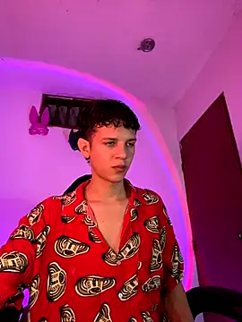 tylernova online show from November 1, 3:57 am