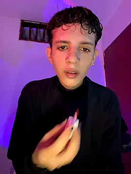 tylernova online show from November 4, 4:05 am