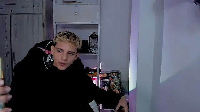 tylernova online show from January 17, 3:43 am