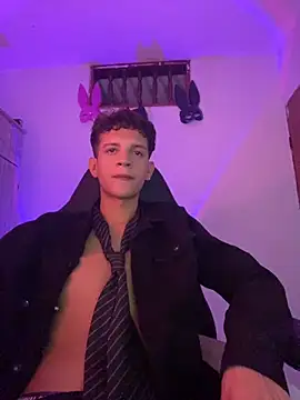 tylernova online show from October 24, 3:27 am