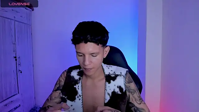 tylernova online show from May 31, 3:34 am