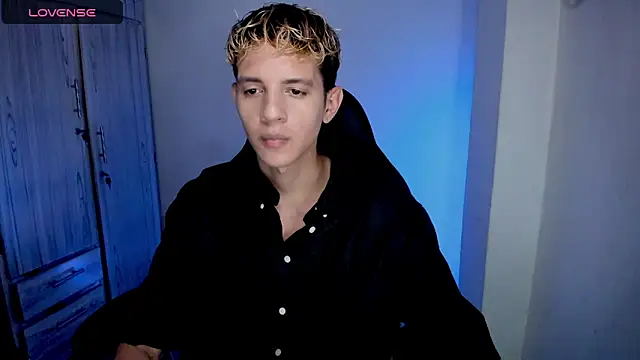 tylernova online show from March 24, 3:17 am