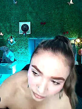 Kiaraa88 online show from April 16, 9:39 pm