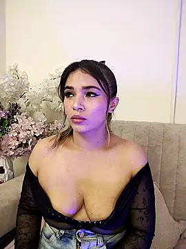 Kiaraa88 online show from February 13, 11:32 am