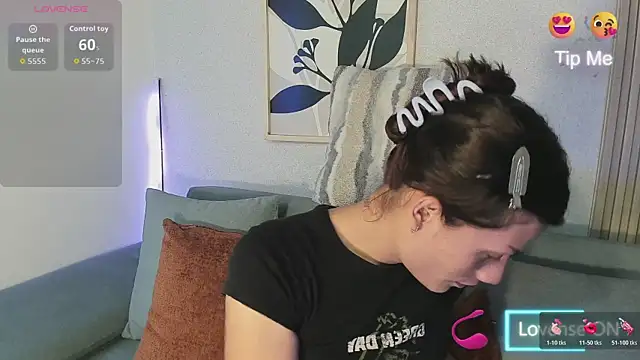 KassMonroe online show from April 7, 7:37 pm