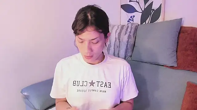 KassMonroe online show from April 6, 8:21 pm