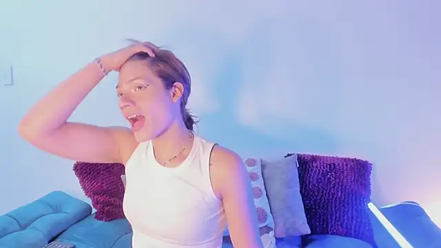 KassMonroe online show from December 18, 8:23 pm