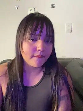 Snapshot of AlinaVega chatting on October 29, 2:27 pm AlinaVega online show from October 29, 2:27 pm