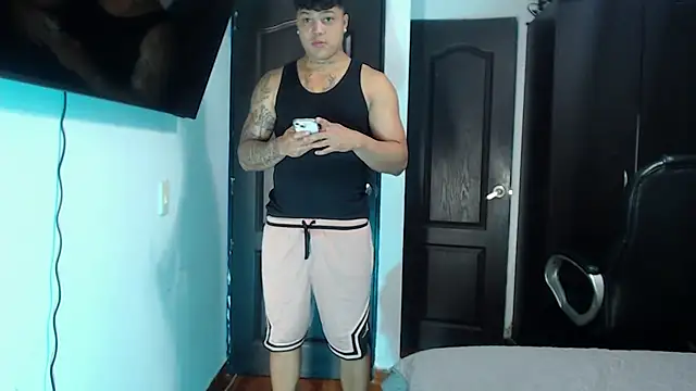 Snapshot of Boyhot_00 chatting on November 3, 1:33 am Boyhot 00 online show from November 3, 1:33 am