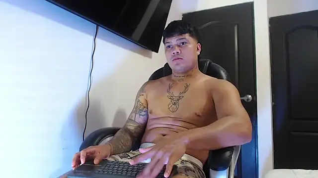 Snapshot of Boyhot_00 chatting on November 20, 1:06 am Boyhot 00 online show from November 20, 1:06 am