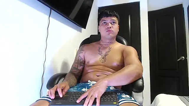 Snapshot of Boyhot_00 chatting on December 15, 3:12 am Boyhot 00 online show from December 15, 3:12 am