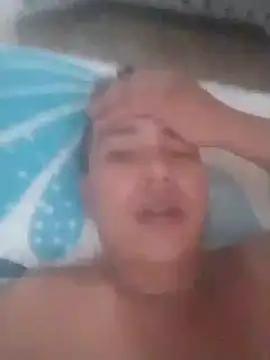 Snapshot of camilo44467 chatting on October 10, 12:39 pm camilo44467 online show from October 10, 12:39 pm