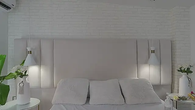 nina gb online show from March 7, 8:25 pm