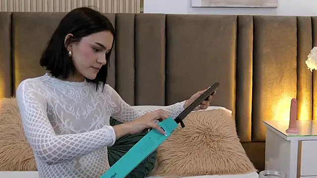 nina gb online show from February 21, 8:22 pm