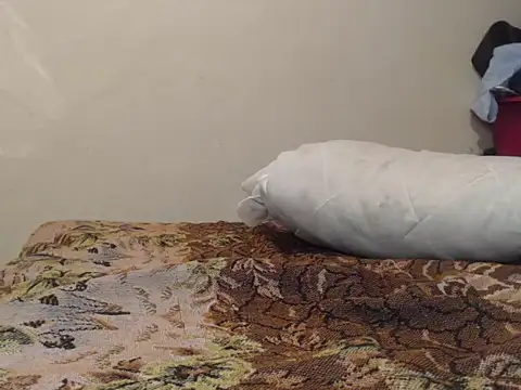 Snapshot of Gabby-Kinky chatting on October 23, 1:37 am Gabby-Kinky online show from October 23, 1:37 am