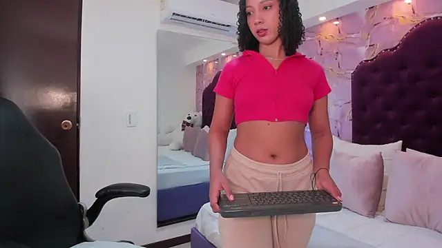 cloe 555 online show from December 15, 10:15 pm