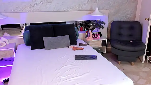 Snapshot of Natashaa-bluer chatting on October 21, 1:10 pm Natashaa-bluer online show from October 21, 1:10 pm