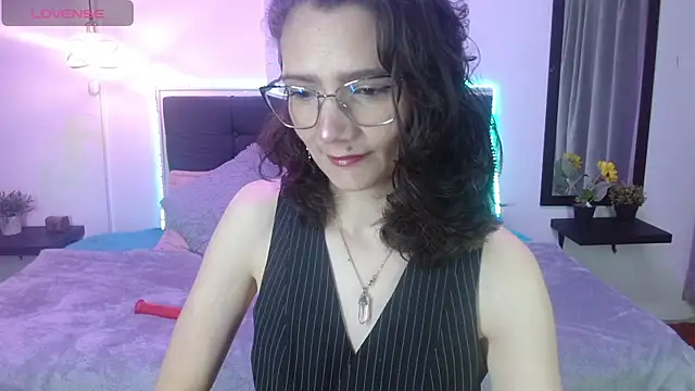 Snapshot of Dafne_xx_ chatting on October 17, 1:24 pm Dafne xx online show from October 17, 1:24 pm