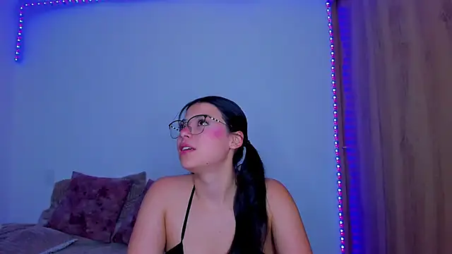 Snapshot of majo_gallego chatting on February 28, 12:21 am majo gallego online show from February 28, 12:21 am