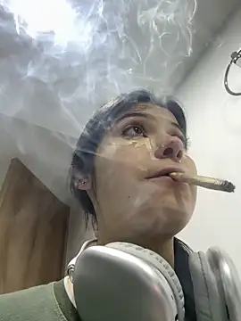 Snapshot of majo_gallego chatting on December 15, 12:49 am majo gallego online show from December 15, 12:49 am