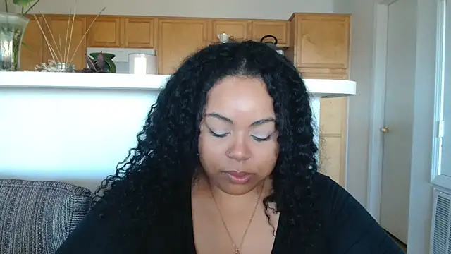 Snapshot of KalaniRose chatting on October 18, 12:34 am KalaniRose online show from October 18, 12:34 am