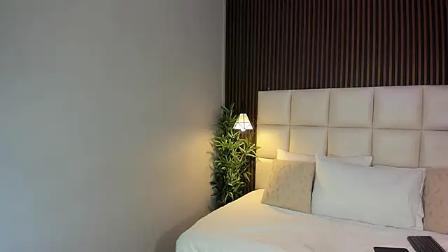 Snapshot of VanneCamiel chatting on November 28, 11:32 am VanneCamiel online show from November 28, 11:32 am