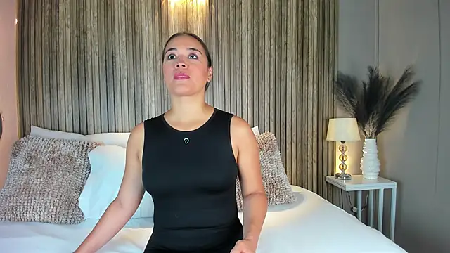 Snapshot of VanneCamiel chatting on November 17, 12:09 pm VanneCamiel online show from November 17, 12:09 pm