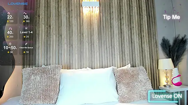 Snapshot of VanneCamiel chatting on November 10, 12:10 pm VanneCamiel online show from November 10, 12:10 pm