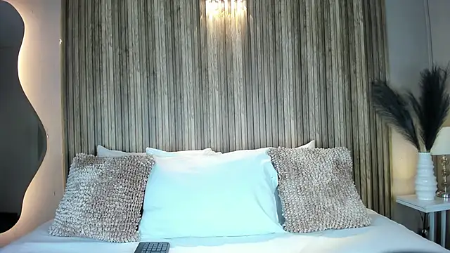 Snapshot of VanneCamiel chatting on October 30, 11:52 am VanneCamiel online show from October 30, 11:52 am