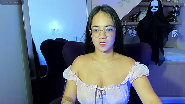 Sasha Grace online show from October 18, 1:02 pm