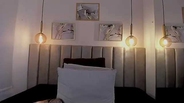 Snapshot of tamara_kisses chatting on June 24, 6:06 pm tamara kisses online show from June 24, 6:06 pm
