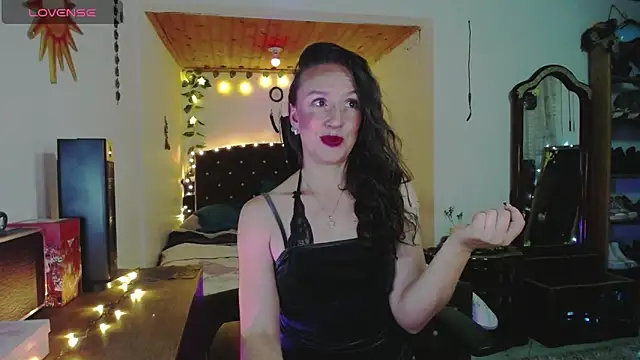 Snapshot of indigo_wild_ chatting on October 30, 1:15 am indigo wild online show from October 30, 1:15 am