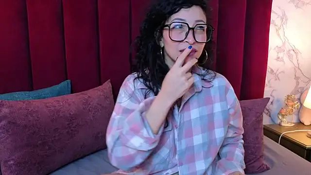 CHIARAJJONES online show from May 26, 12:36 pm