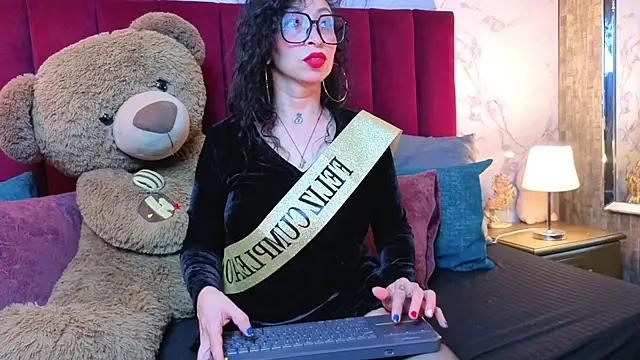 CHIARAJJONES online show from June 4, 1:05 pm