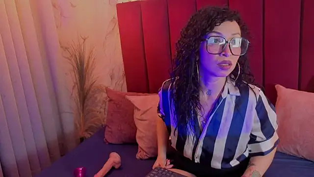 CHIARAJJONES online show from May 8, 12:31 pm