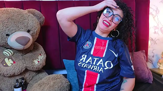 CHIARAJJONES online show from May 31, 12:11 pm