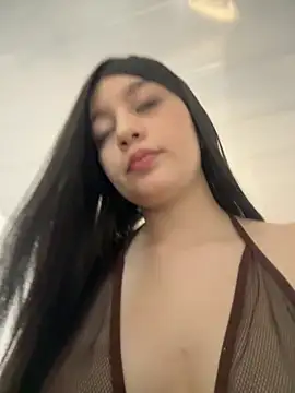   Lorelain   online show from December 5, 9:01 pm