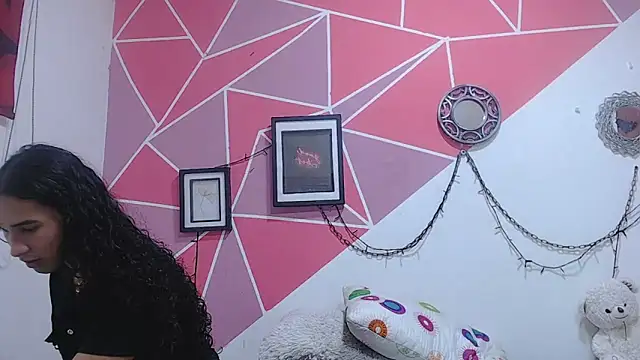 Tifany Adams online show from November 20, 8:31 pm